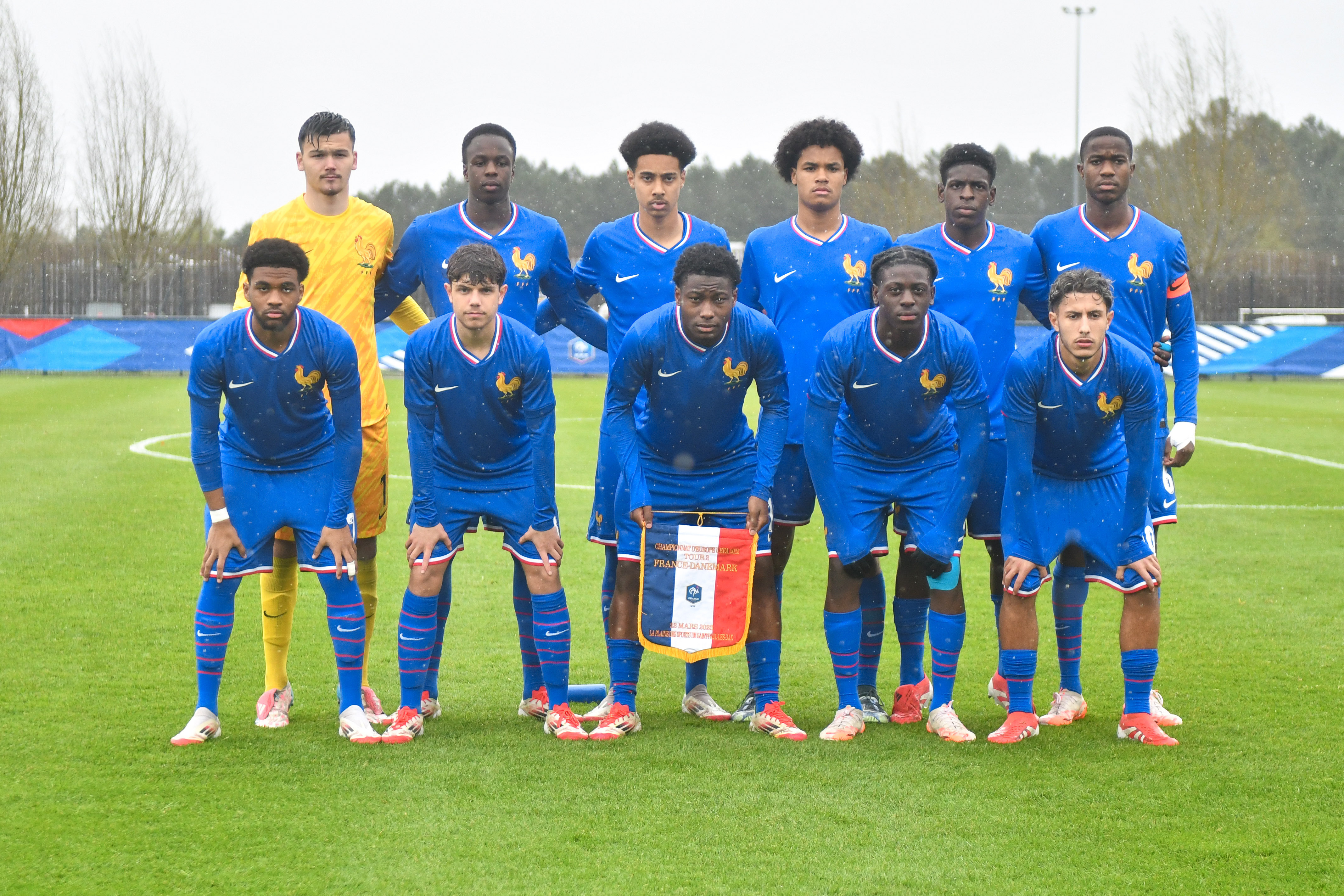 3月22日，法国U17队在U17国家杯第二轮比赛中 (4-1）轻松战胜丹麦⚽Il