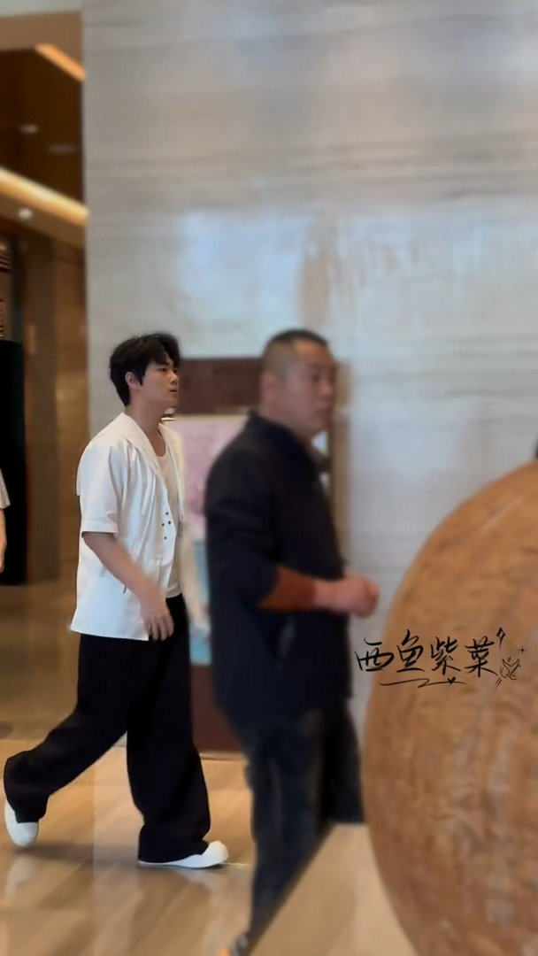 喜人真来桃花坞团建了五十公里桃花坞 桃花坞这是直接变喜人团建现场了吧！上季有闫佩