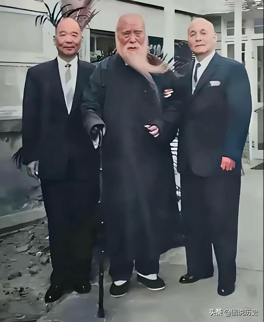 三位陕西人在异乡的珍贵合影

这张珍贵合影拍摄于1958年5月8日！这一天是民国