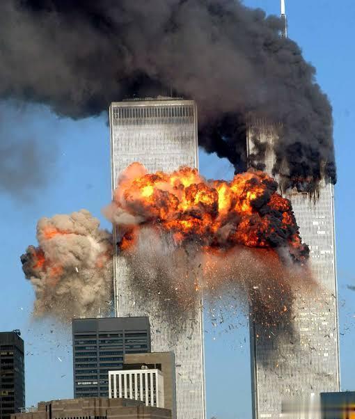 22年前的今天，纽约双子塔被恐怖分子袭击！[思考]#美国911事件22周年# ​