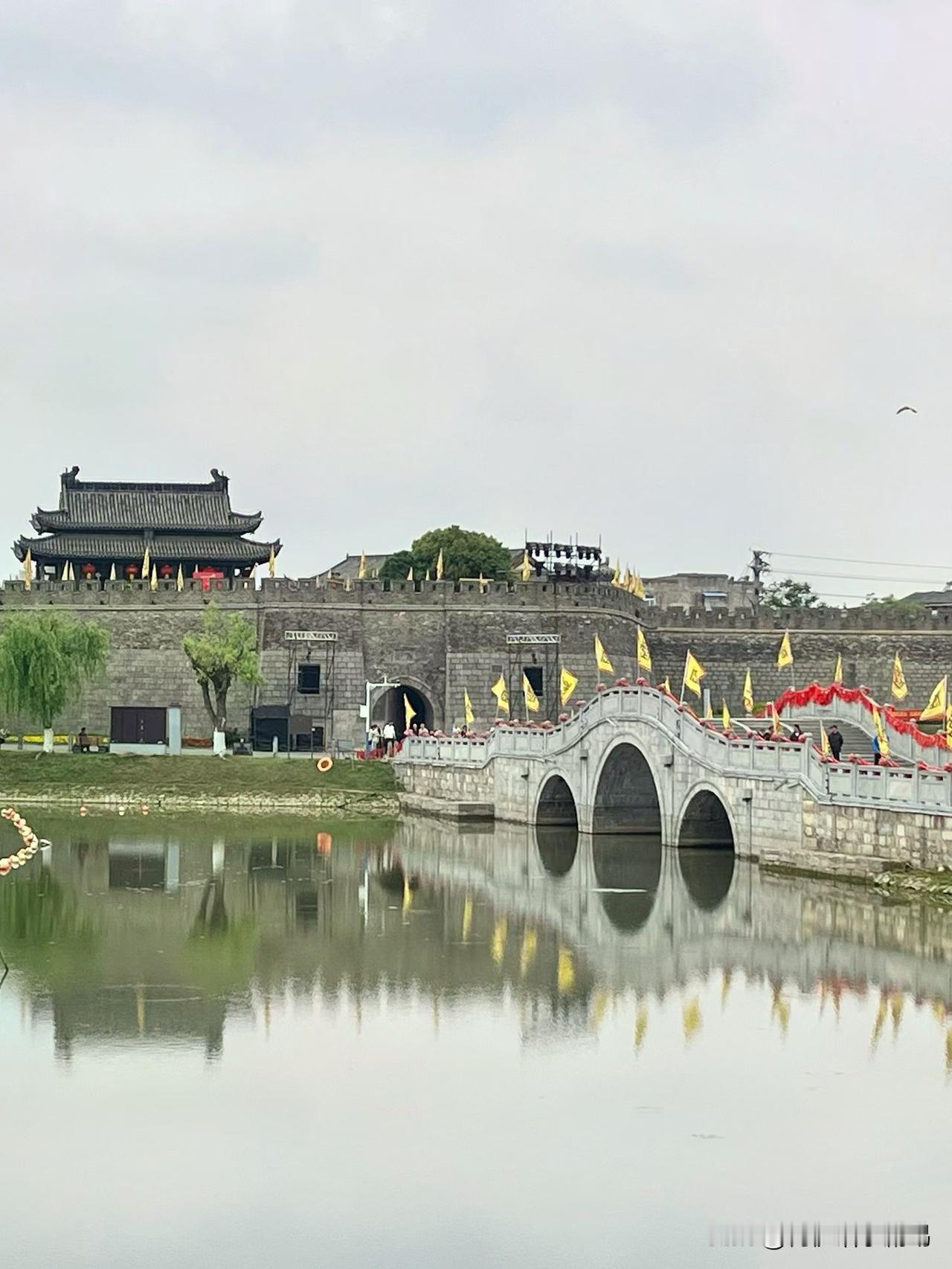 谷雨时节去淮南寿县古城打卡，那感觉，就像吃了一口超美味的“历史夹心糖”，棒极了！