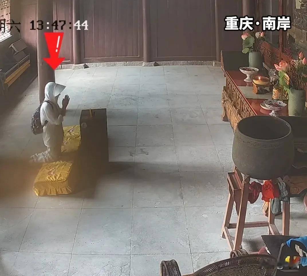 世间之大，无奇不有，连佛祖的雕像竟也能遭遇被“拐卖”的奇遇！

在重庆南岸，一名