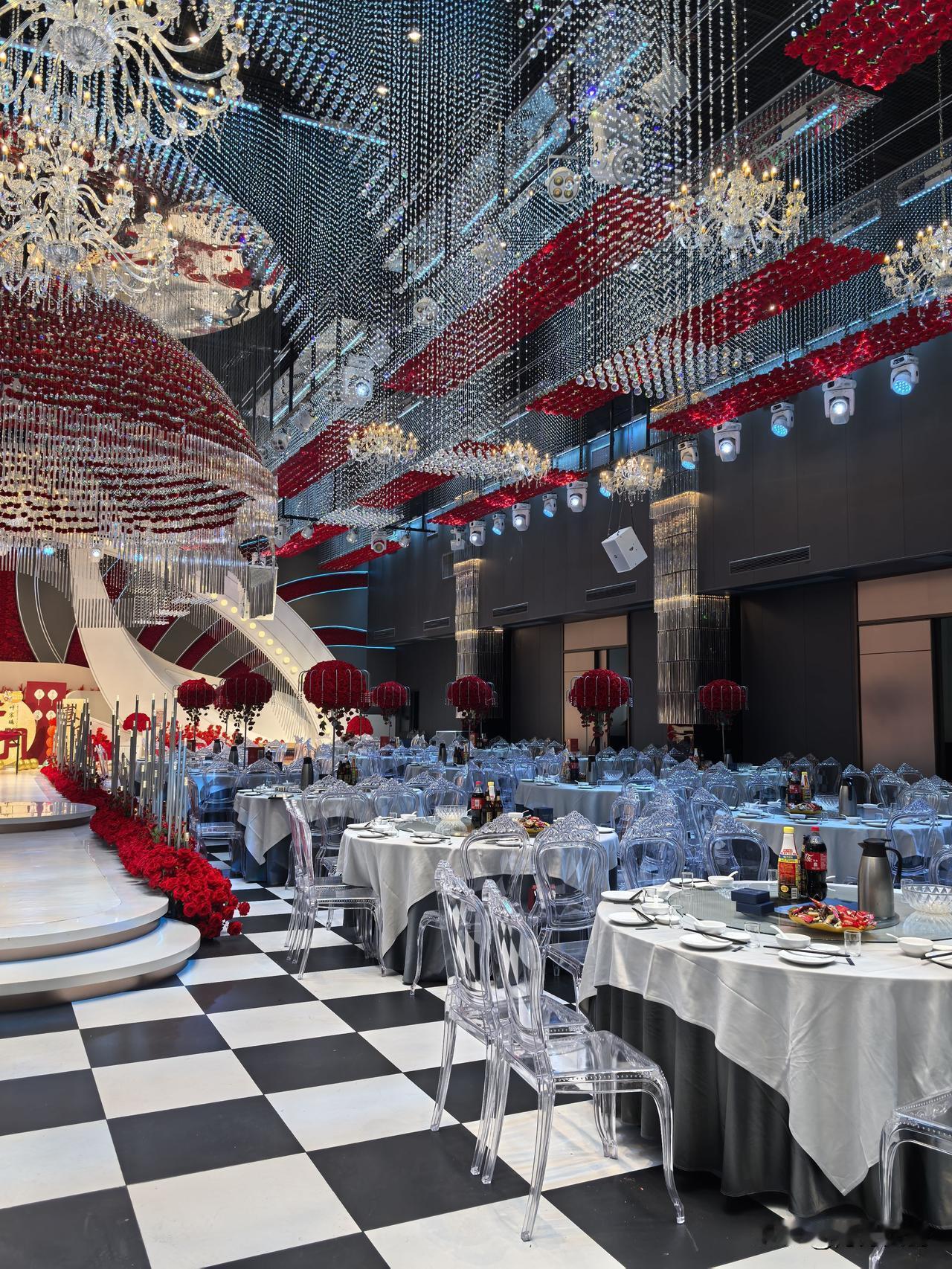 那些孩子升学的，乔迁新居的，过生日的，，，我希望都别请我了。

我们行业一个老板