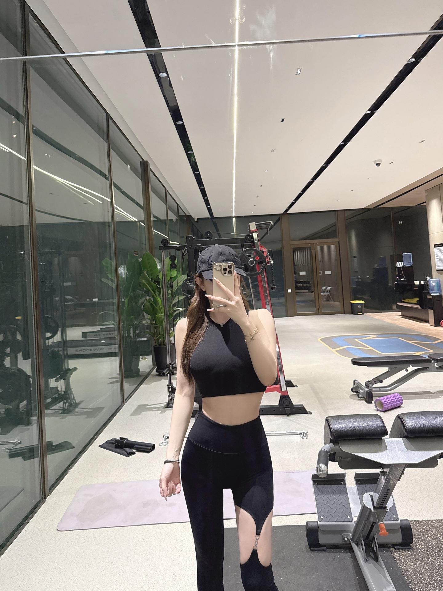 别难过了 把她头像发我 我换上陪你聊会