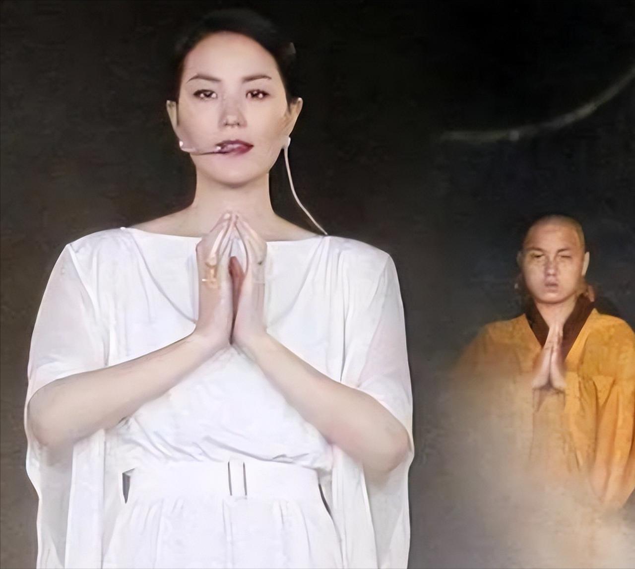 拔出萝卜带出泥！释永信事件之后，没想到常年信佛的王菲也惨遭牵连~

众人都知，王