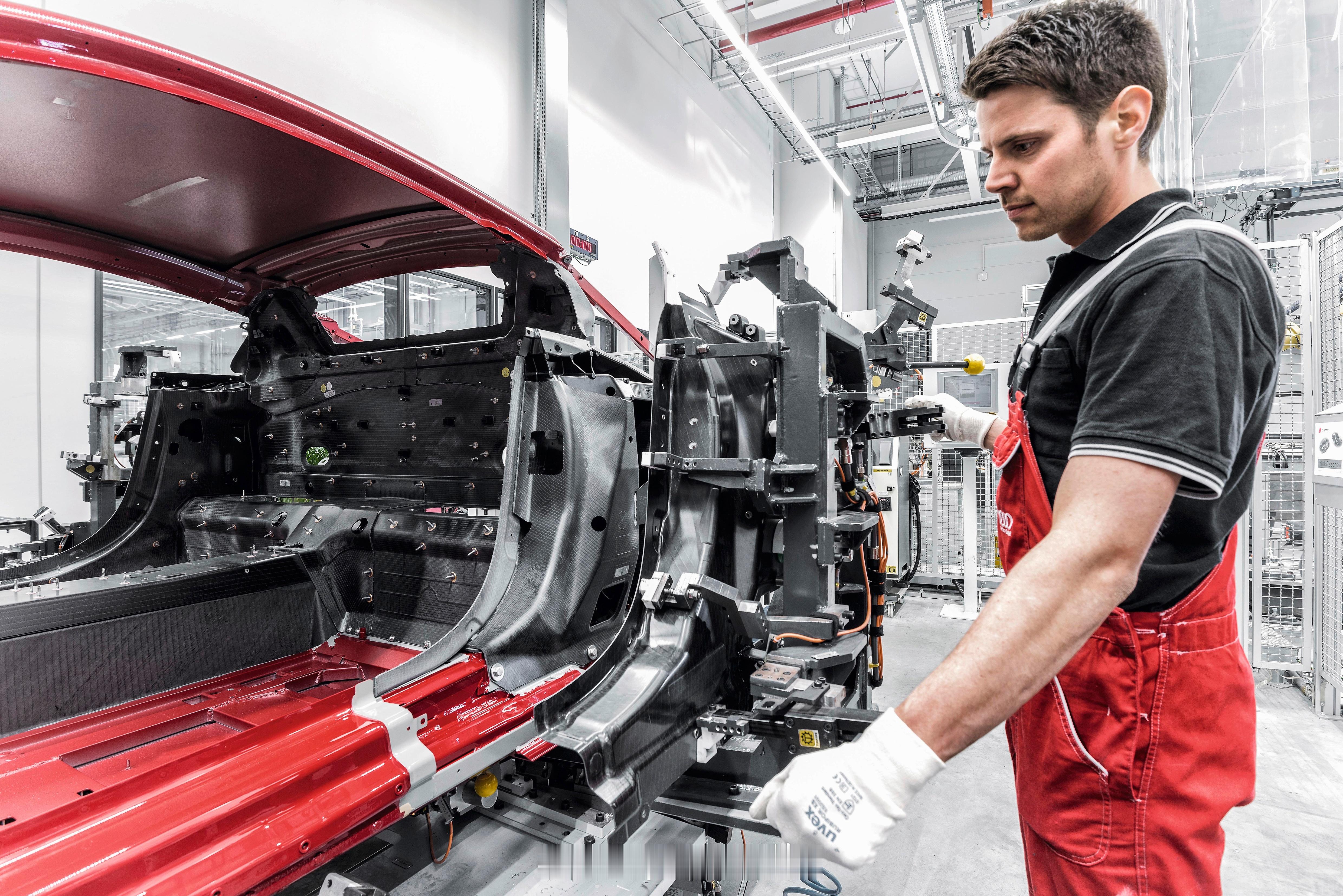biw奥迪r8奥迪Nuvolari 回忆下十年前的Audi R8用了部分碳纤维做