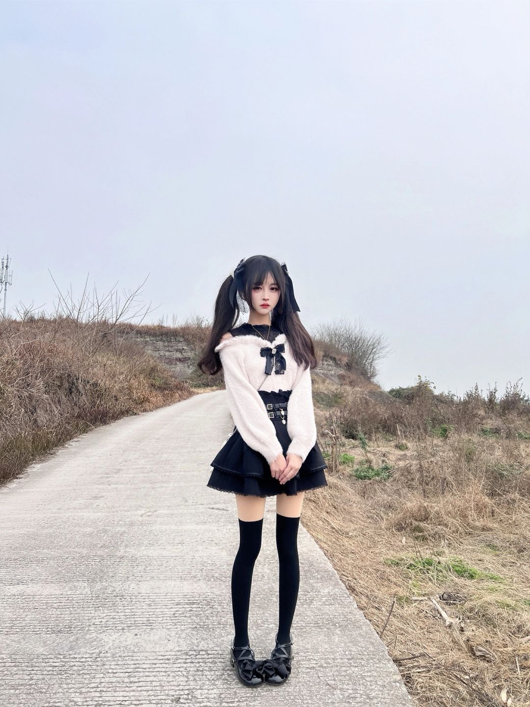 蕾蕾上树 蕾蕾吃席