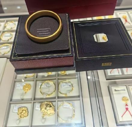 弟媳上门带娃竟调包金镯！38克正品变赝品，2.5万赃款全花光
 
合肥巢湖的王女