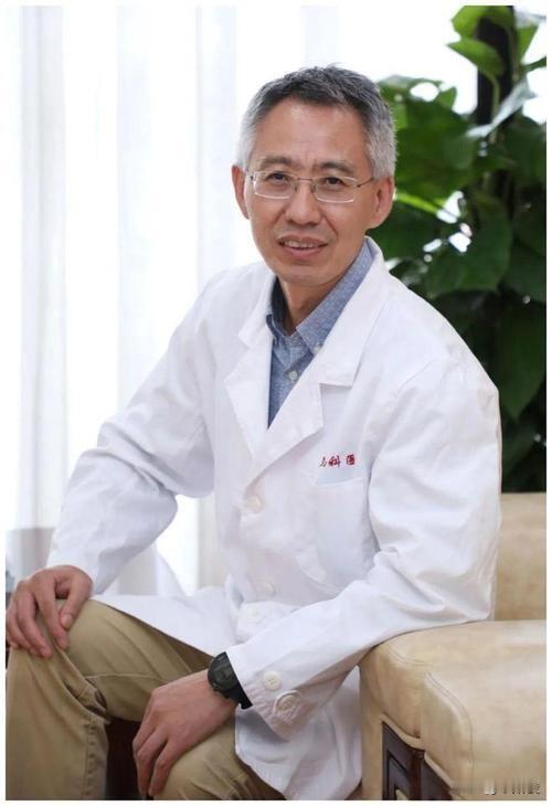 周文浩教授是我国知名儿科医学领域专家、“中国新生儿基因组计划”发起人。
他牵头构