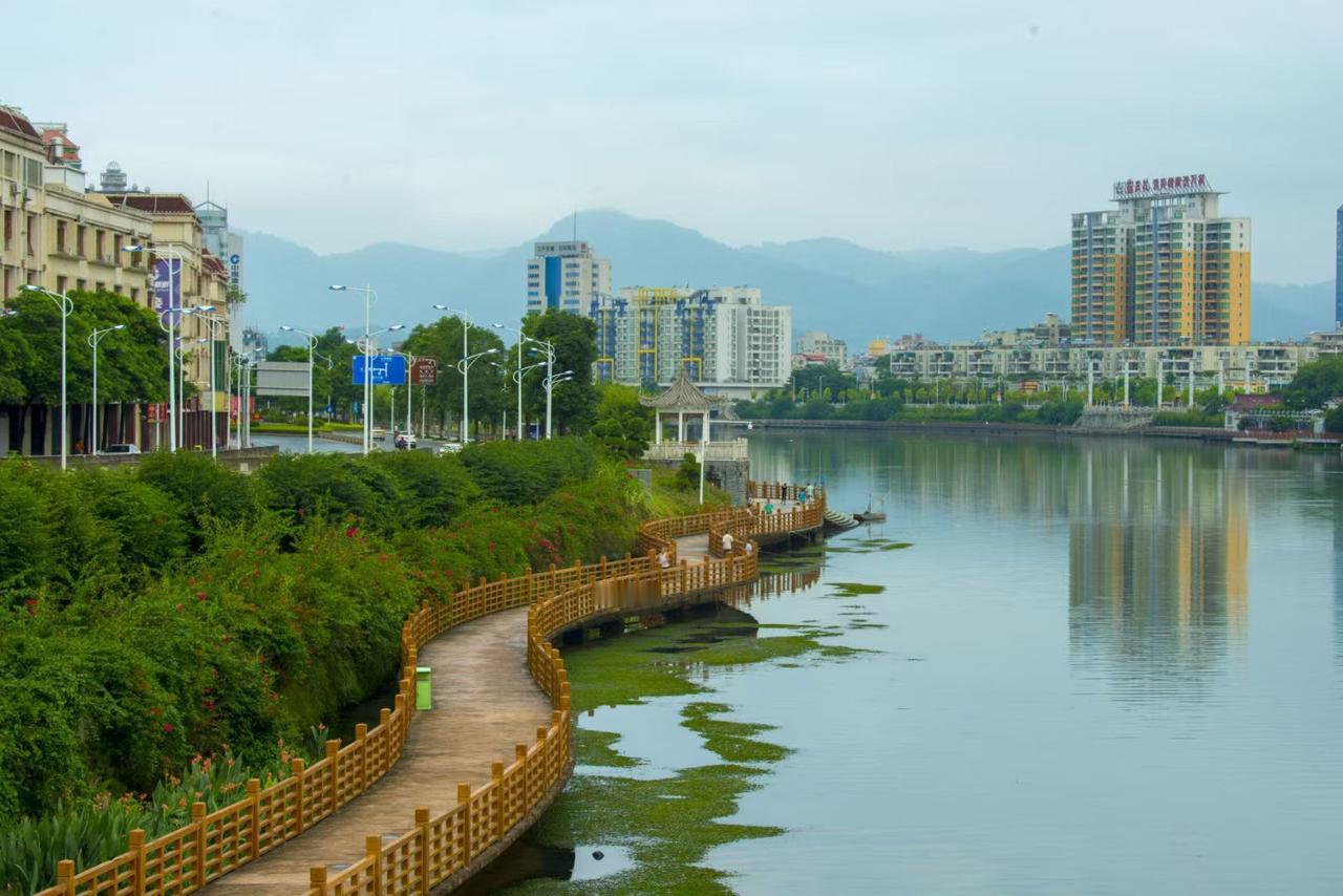 万绿湖汇流成——新丰江！