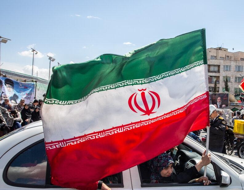 美伊第一次和平谈判破裂，条件完全对立：

美方条件：停止核计划、限制导弹、切断代