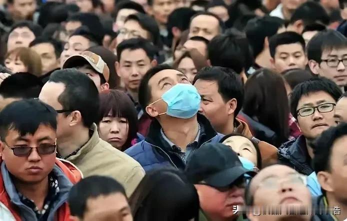 1、经济出现问题，本质上还是分配出问题了，因为分配是社会经济最顶层的设计。社会的