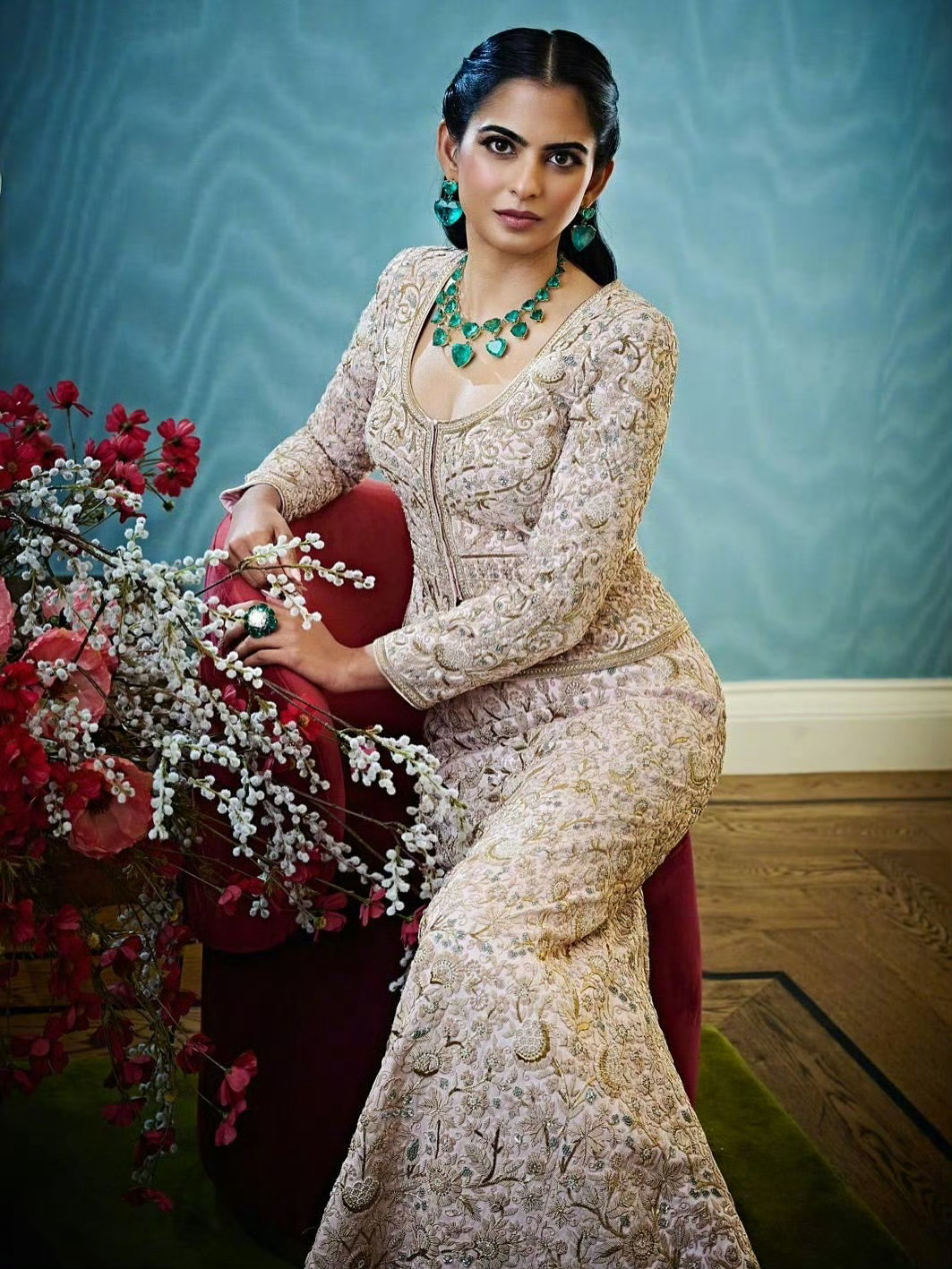 亮相巴黎高定时装周 的印度首富的女儿Isha Ambani ，大变样，越来越美了