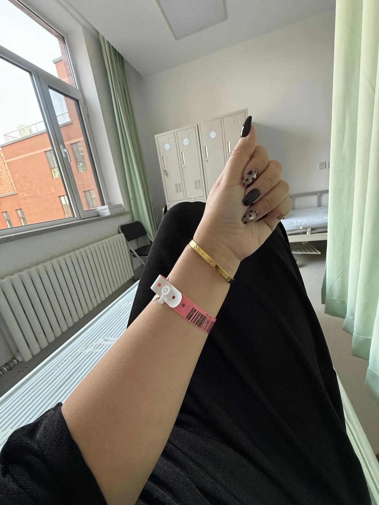 从健康如牛的人到癌症重症居然不到一个月
基本上次住院是生孩子，平常感冒发烧都不打