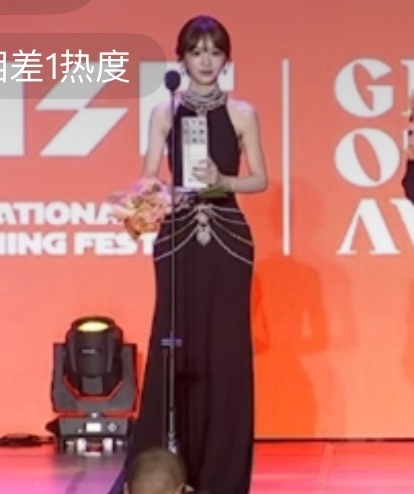 吾家有女初长成 