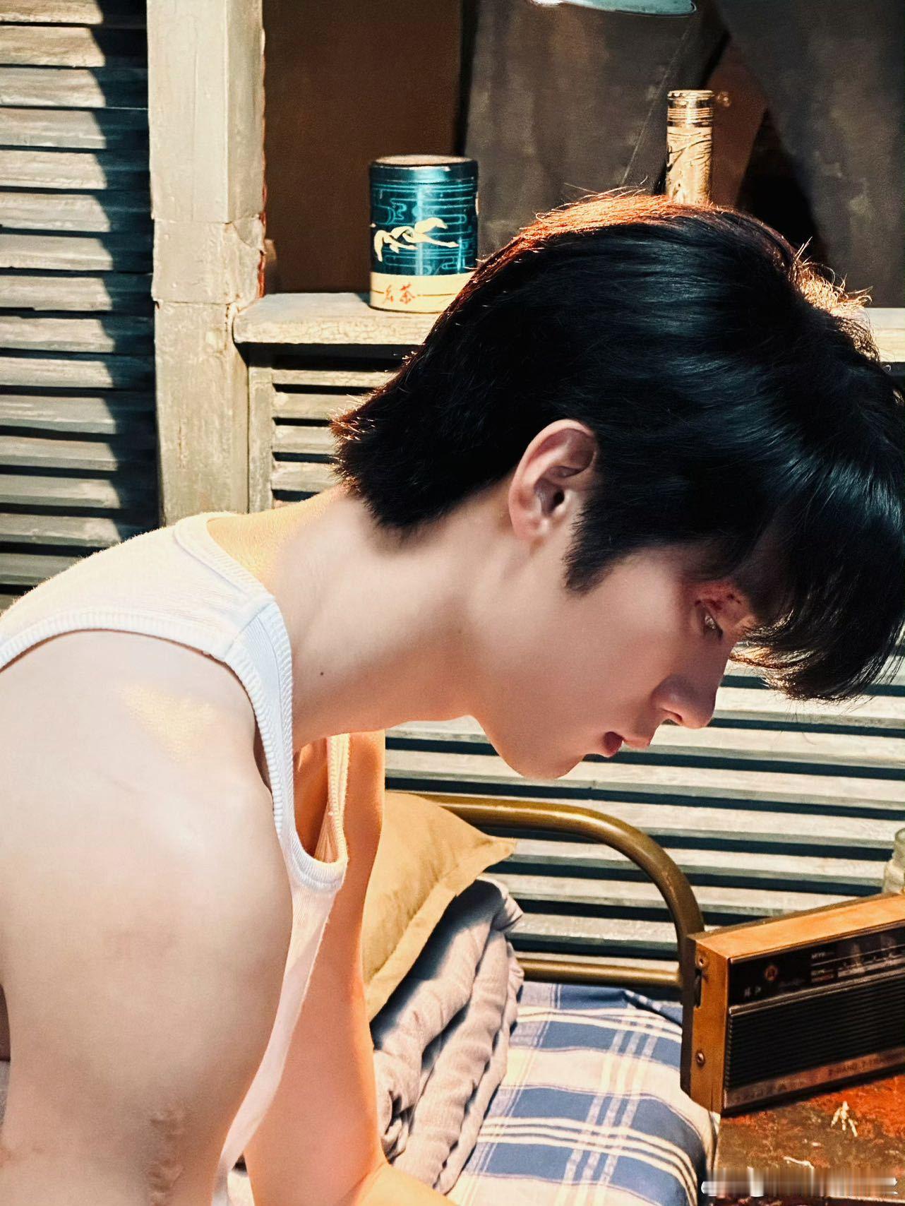周翊然进行曲周翊然的可塑性还是太强了 既演的了青春校园男神也演的了糙汉文男主 ​