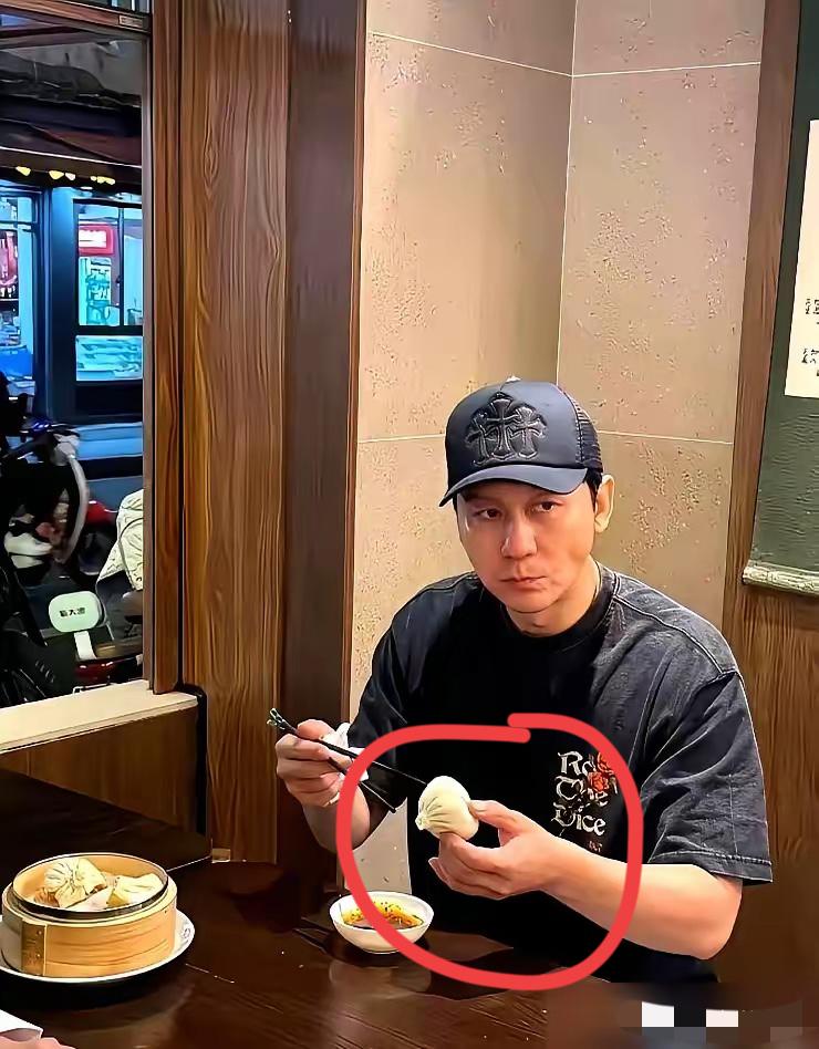 李晨吃的是什么？看上去非常好吃