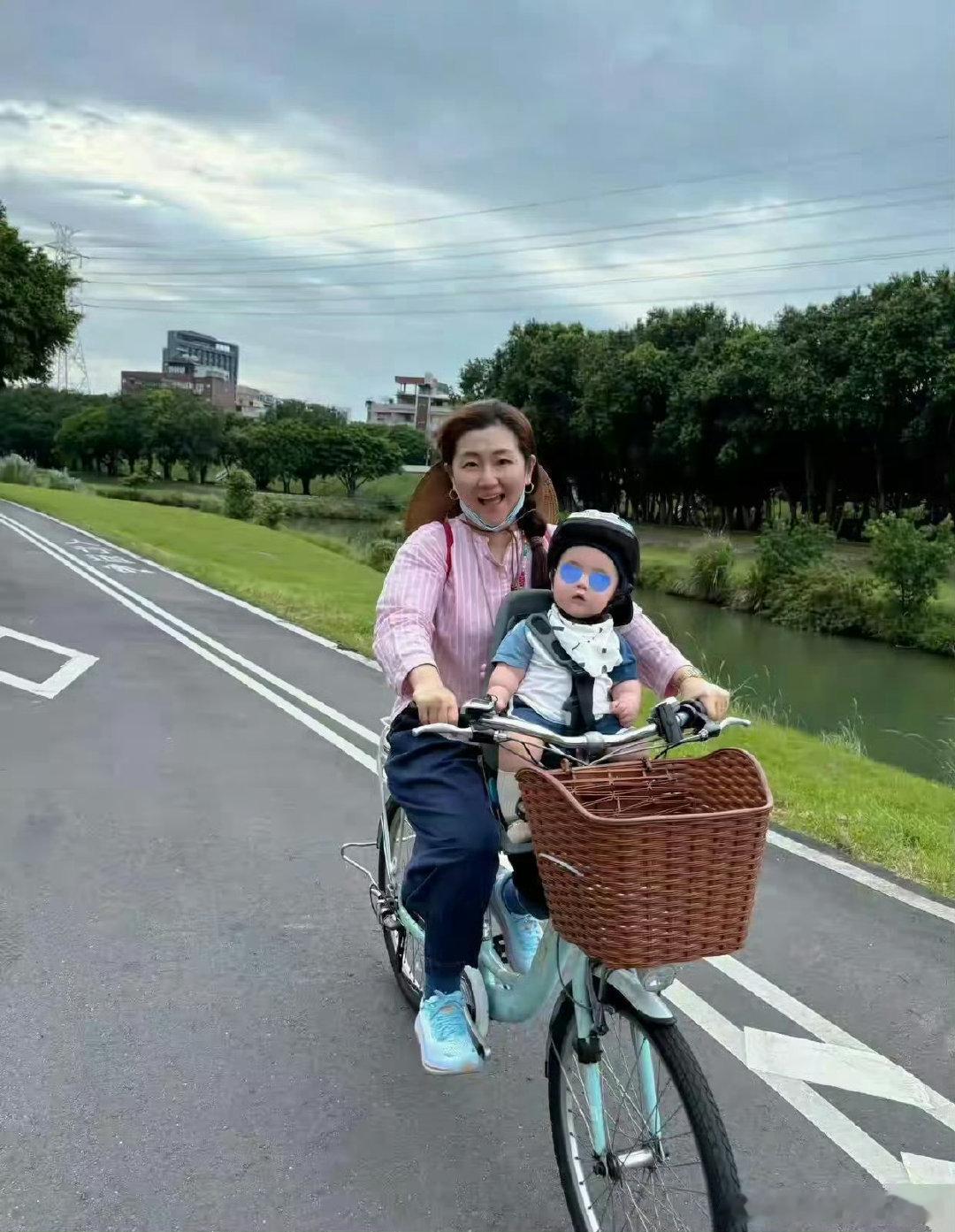 任家萱自从走过生死关后，一切都看淡了。身材，颜值什么都无所谓 ​ ​​​