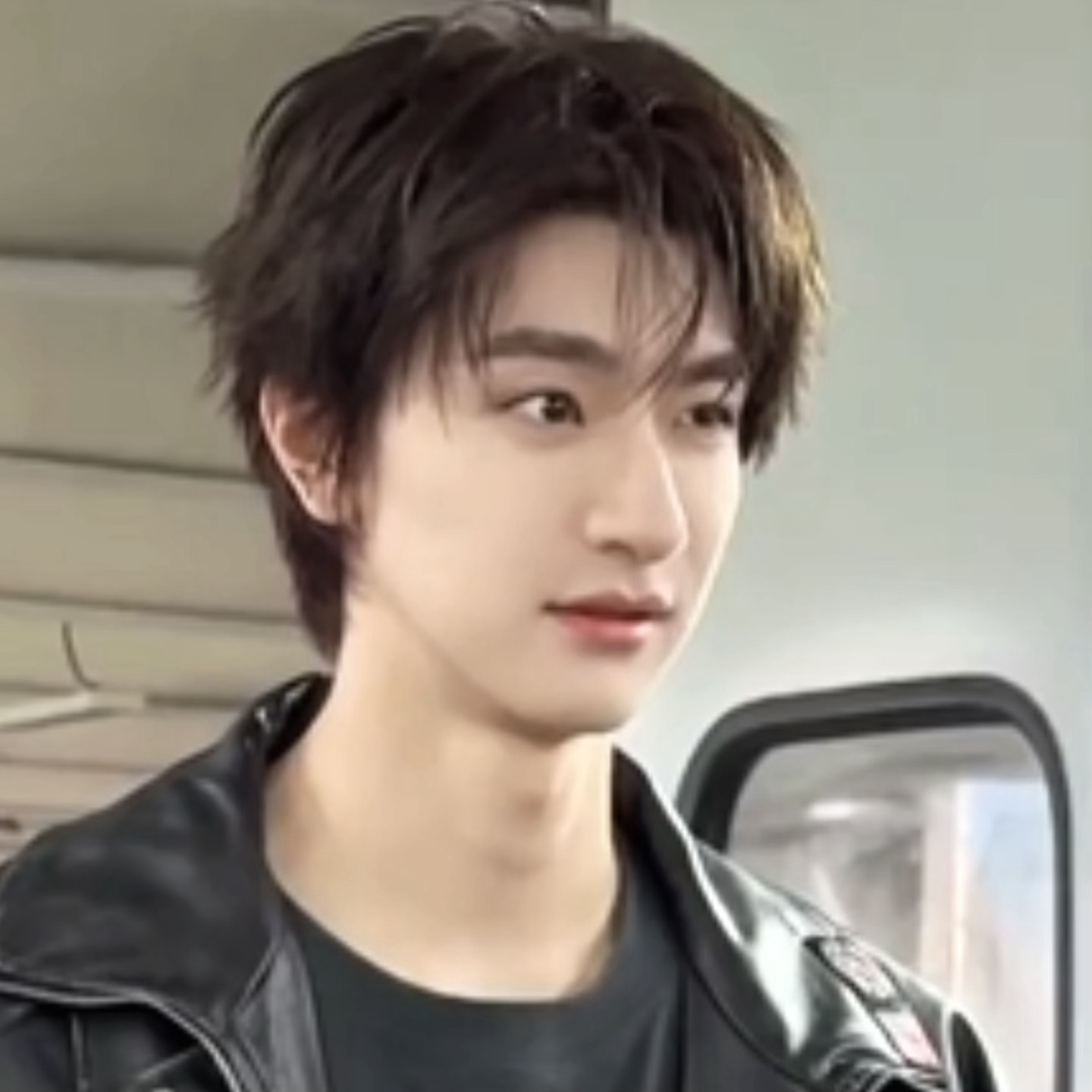 我宝宝发现自己一直在顺拐之后就又露出了那种表情🥺 ​​​