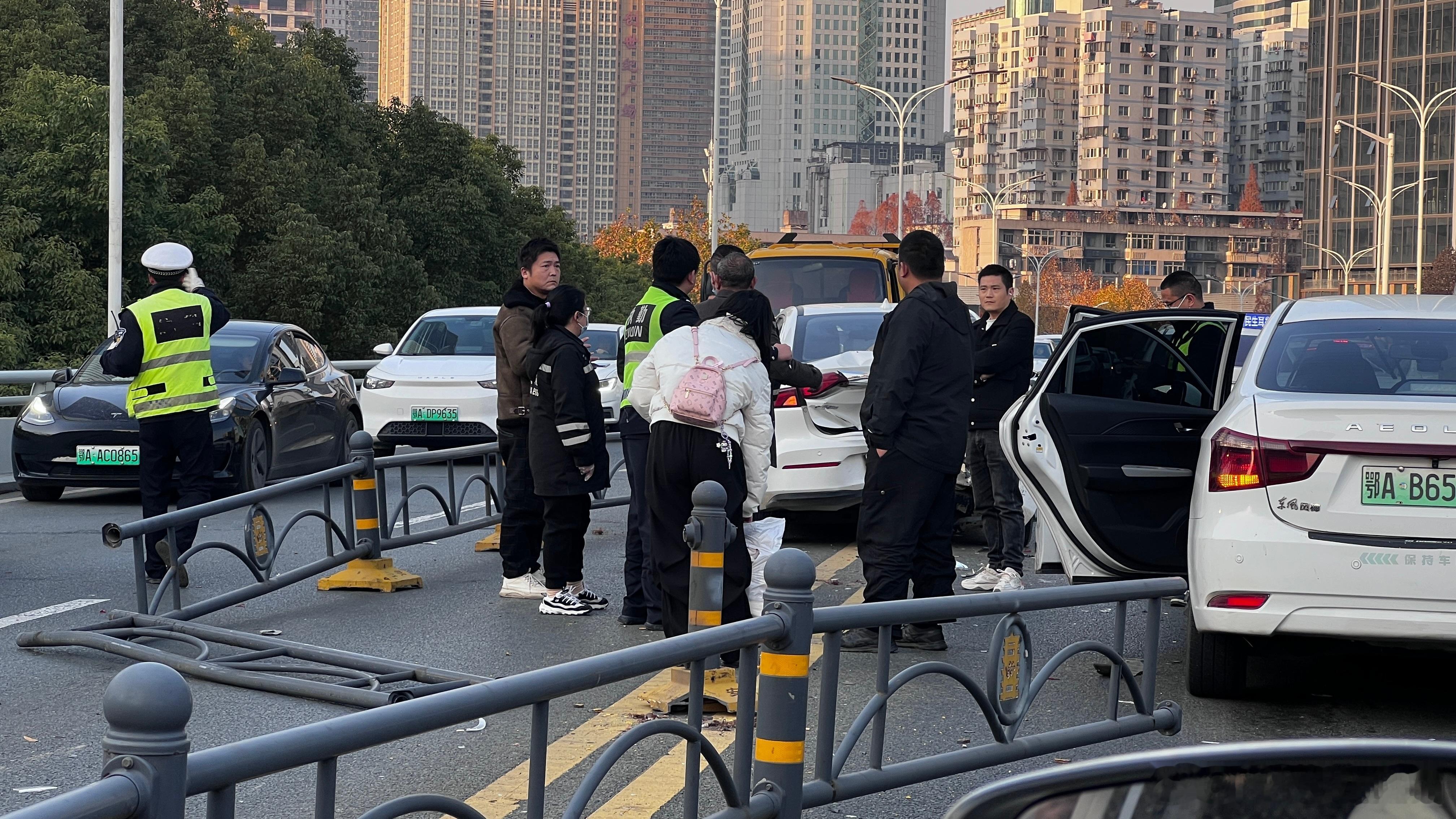 年末行车，注意安全啊各位！交通安全 武汉·泰合广场