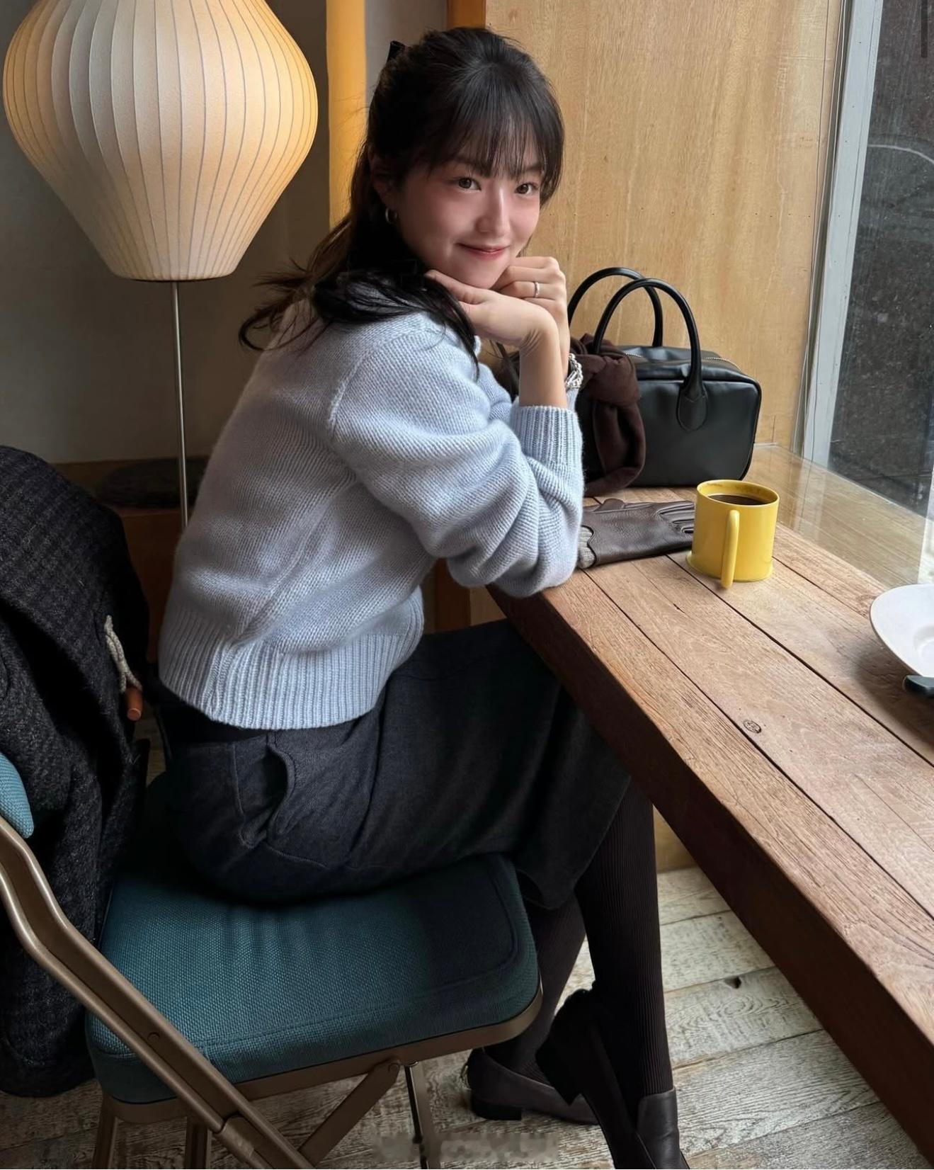穿搭分享  连续更新第2293天一组韩国女生初冬搭配周一发的晚啦 韩系穿搭  超