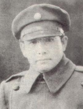1947年，孟良崮一仗，张灵甫带着74师被解放军围在山上，李天霞却派了个最弱的团