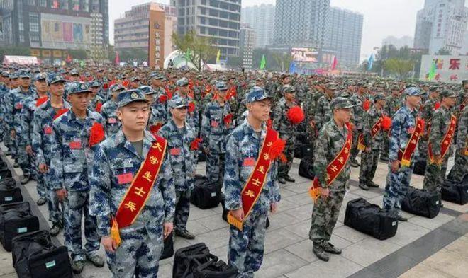 当两年义务兵，退伍能拿多少钱？

义务兵退伍时发放的经济补助，包括退伍补助、一次