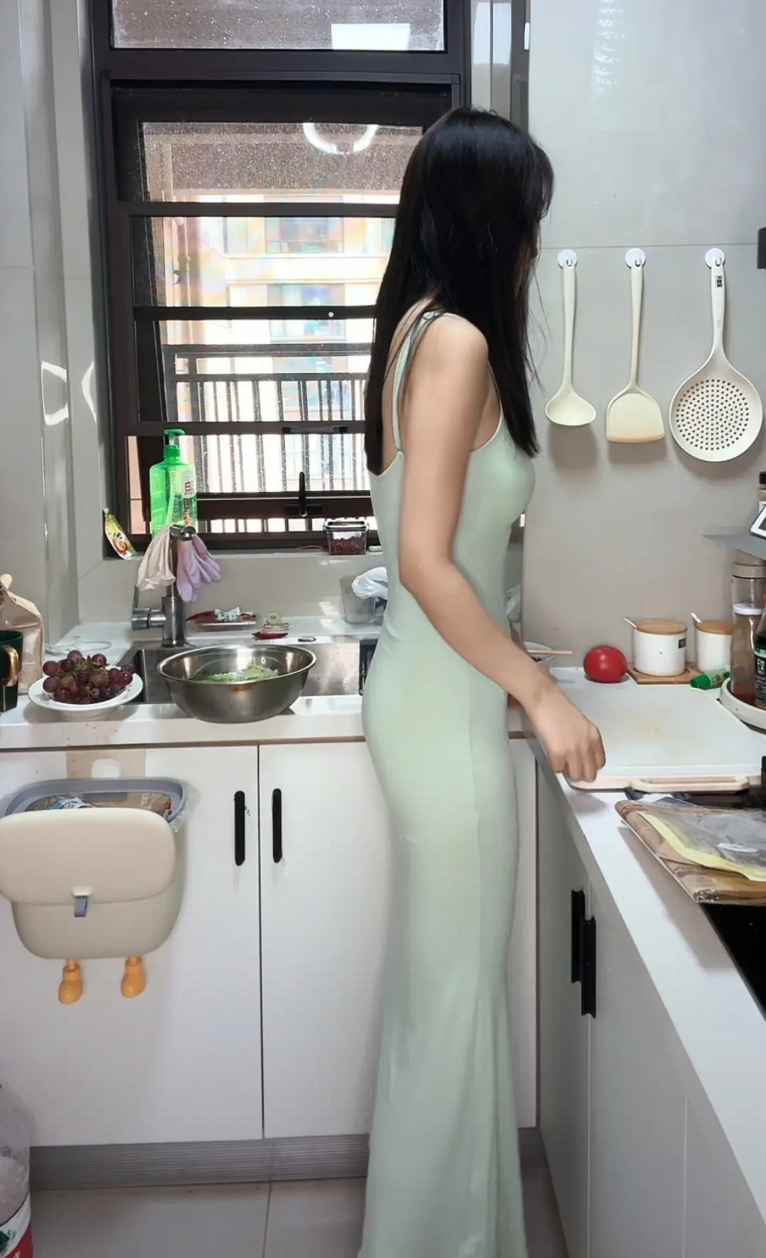 "后来懂得 爱不是一时的疯狂 是有个人 无论怎样都不会走散．"