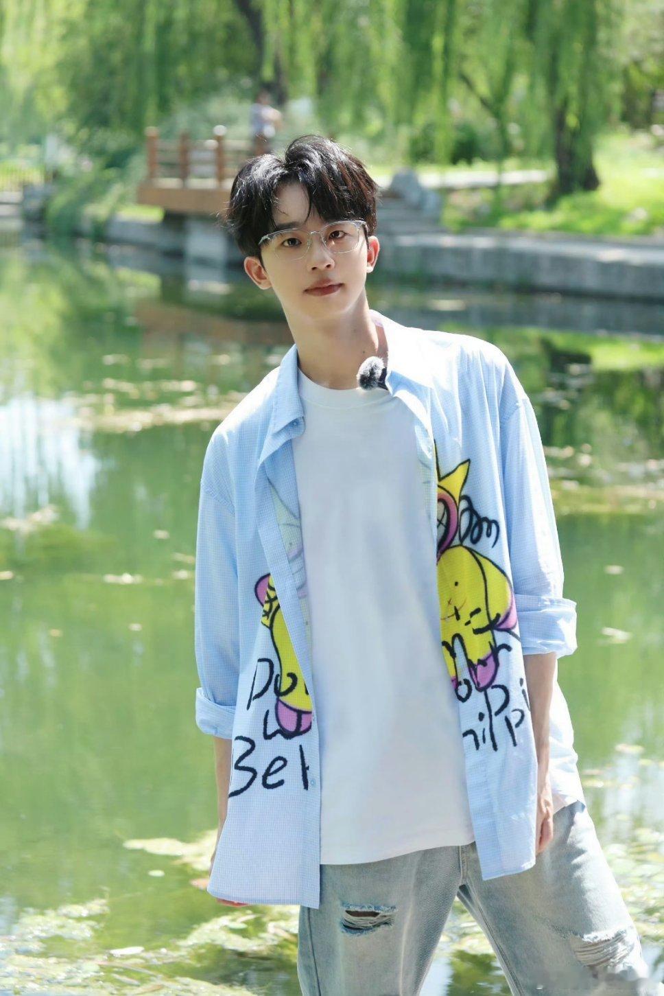 #何运晨竟然30岁了#祝我们何大律师生日快乐呀🎉🎉小何的这张脸真的是满30减