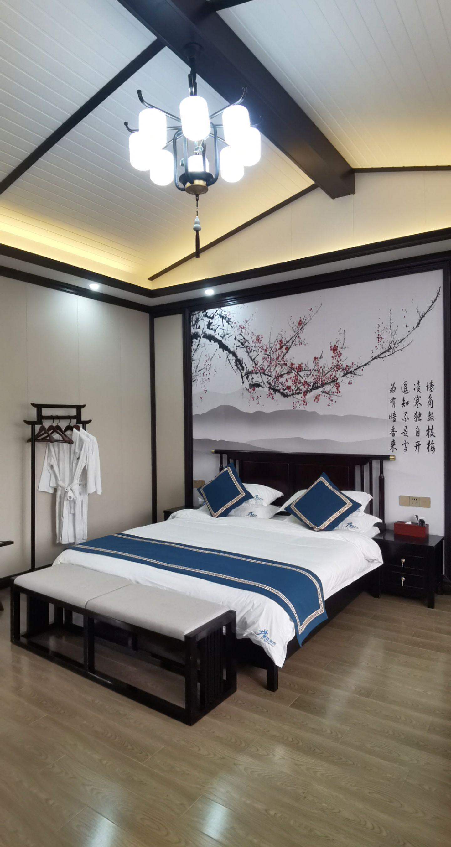 来平潭如果住腻了千篇一律的海景房，不妨体验一下平潭少有的四合院民宿。加...