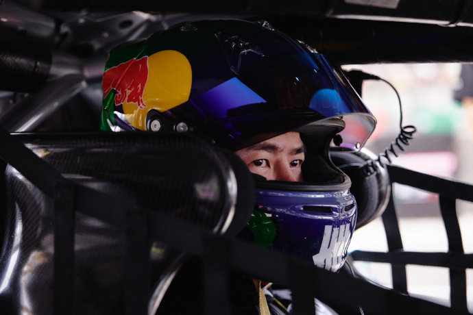 王一博现实版人生大电影 王一博破圈的生命力王一博破圈的生命力，王一博现实版人生大