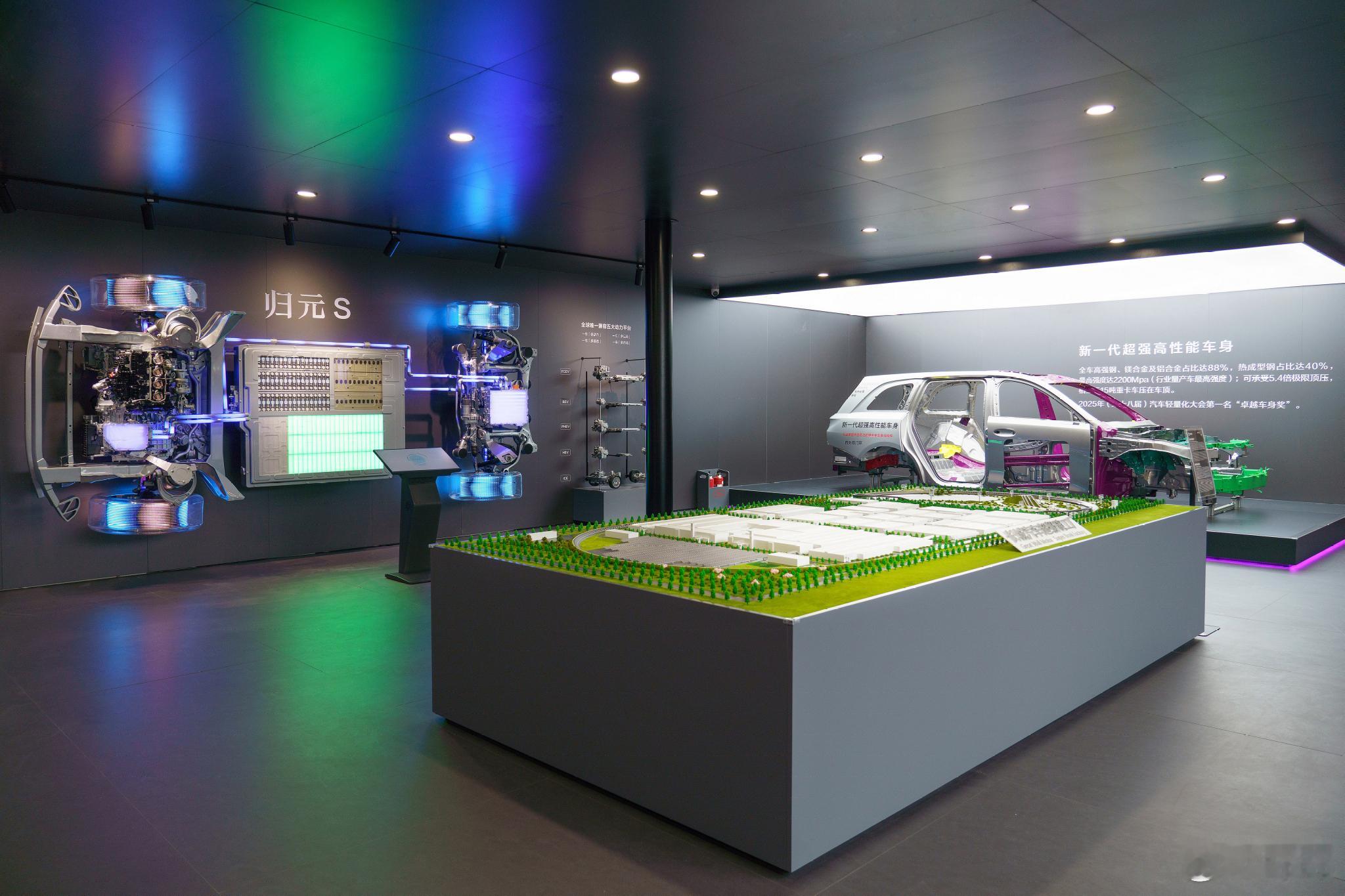 北京车展魏牌直接把V9X推出来了，定位是AI豪华六座旗舰，今年还要卖到欧亚和中东