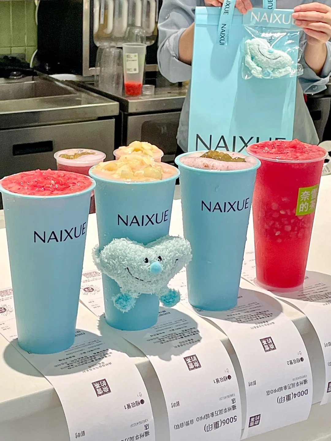 奈雪七夕鲨疯了！！蓝色的爱，太浪漫了。。。