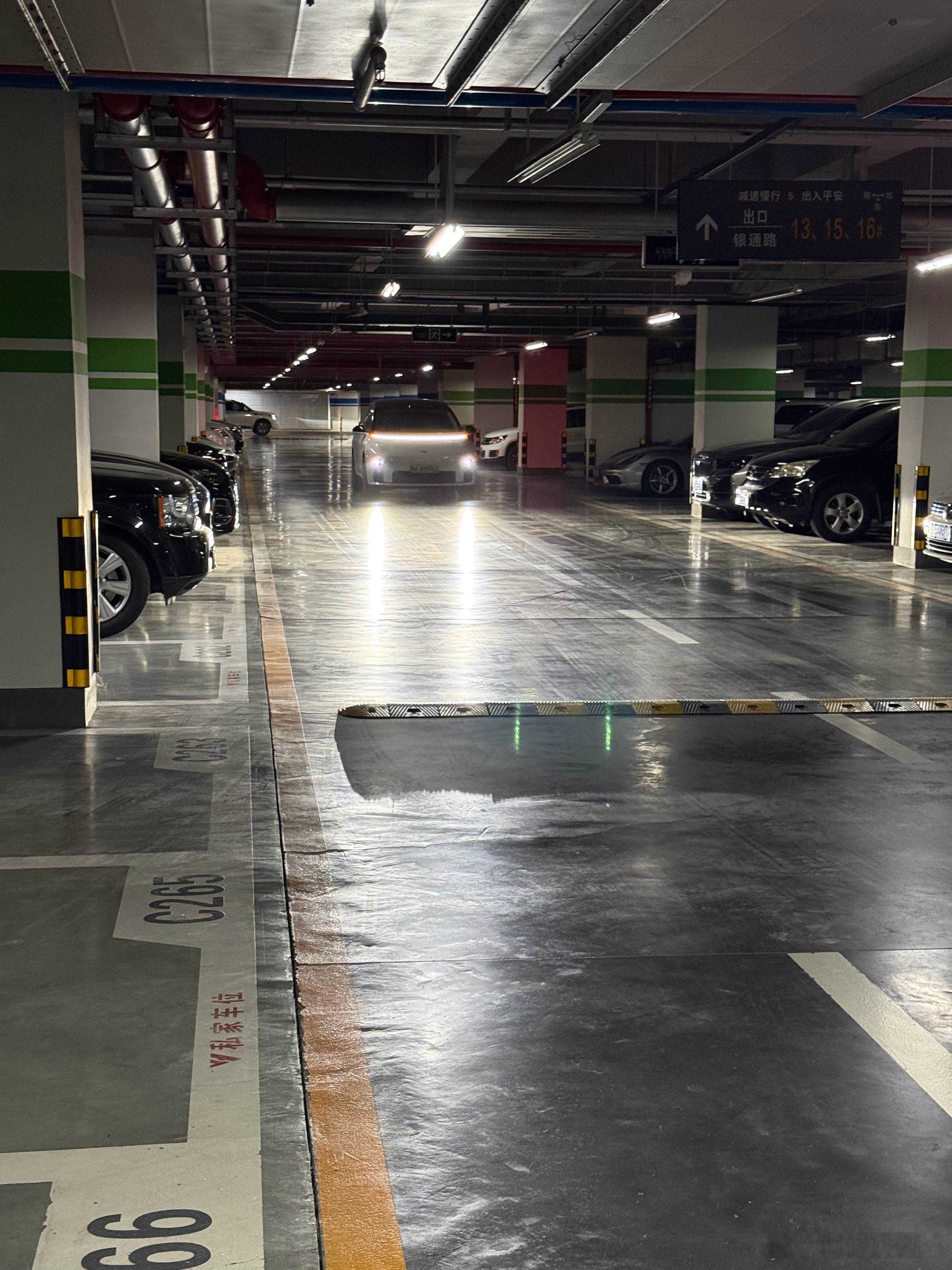 这辨识度可还行？理想汽车理想i8