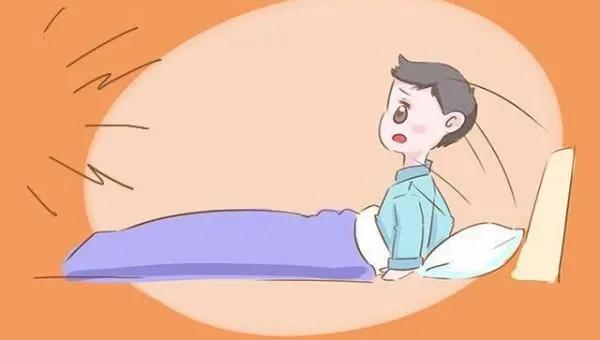 #健康真探社#【中国人睡觉为啥一定要盖肚子？】其实，在我们睡觉时习惯盖住肚子，潜