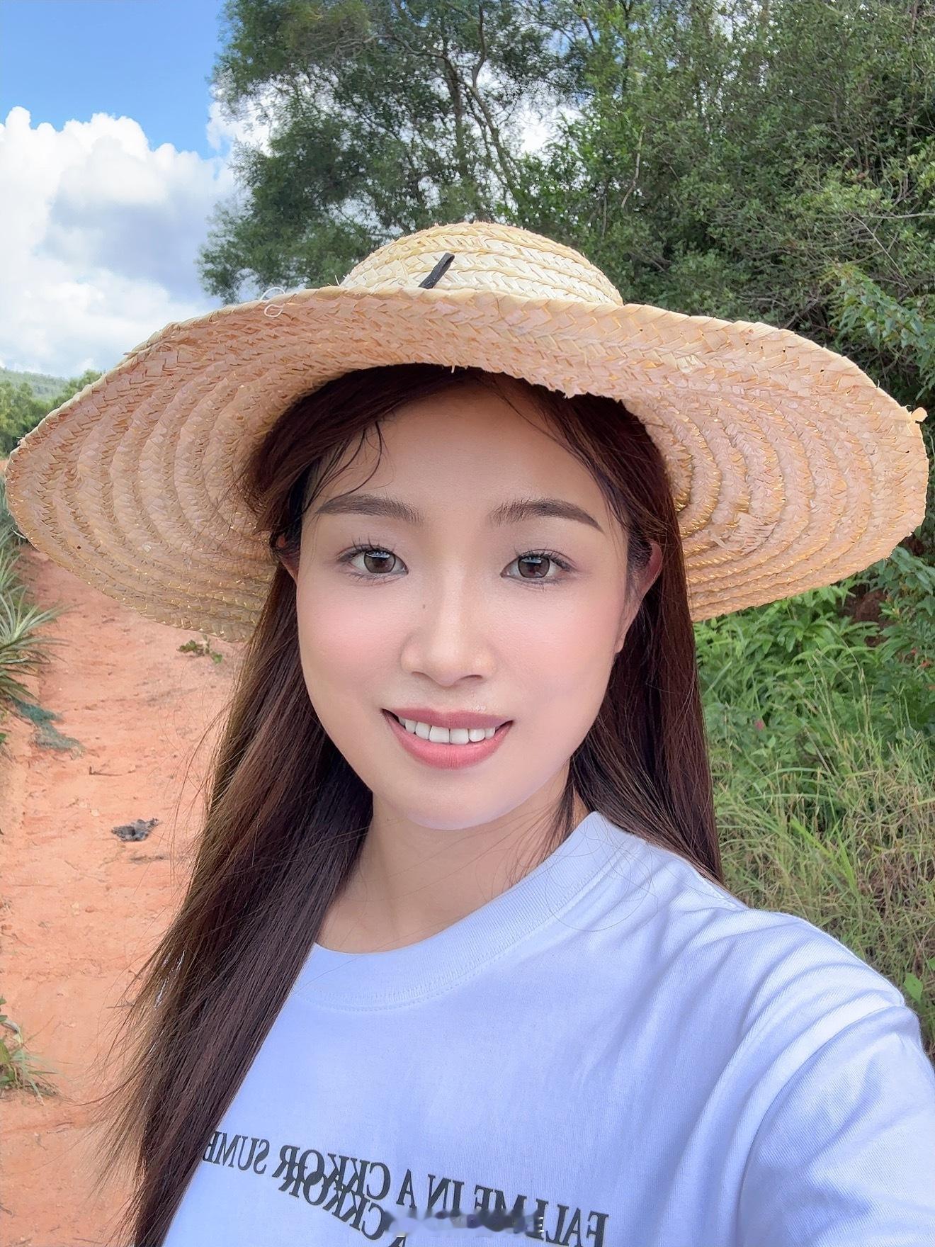 谁家好人起这么早来摘野果[泪奔]为了来玩也是拼了 ​​​