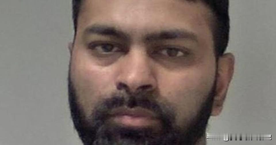 这是35岁的保安阿马尔·穆罕默德，也是一个卑鄙的强奸犯。事发时，他在伍斯特郡舒布