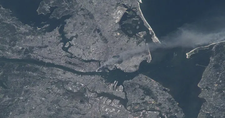 NASA NASA公布9·11事件卫星图像，太空可见曼哈顿滚滚浓烟