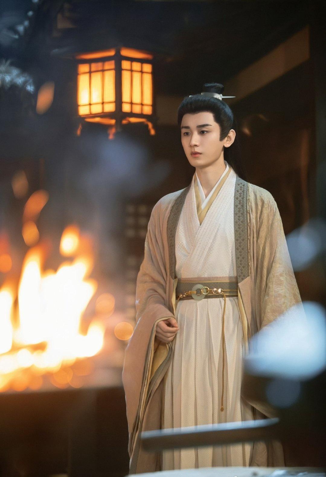 遇上成毅，所有的喜欢都是动力，所有的追随都是心甘情愿。

成毅｜赴山海｜萧秋水｜