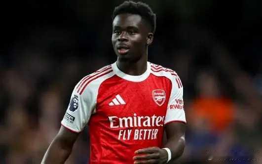 里奥-费迪南德表示，在阿森纳1-1战平切尔西的比赛中，布卡约-萨卡已显现回归“无