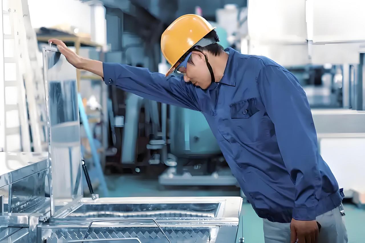 被机器挤掉工作靠被动收入可行吗？还真有可能。就说成都的老周，做了十年行政，公司“