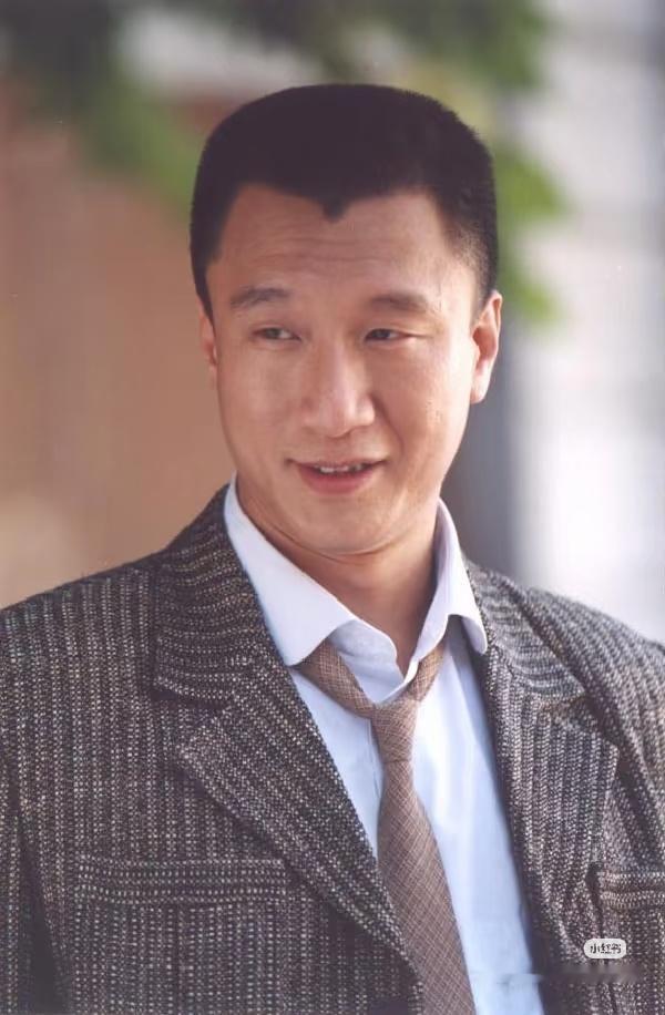 孙红雷 长得老实鼻钉都以为是痘坑自带憨厚老实氛围感，鼻钉都被误认为痘坑哈哈哈哈哈
