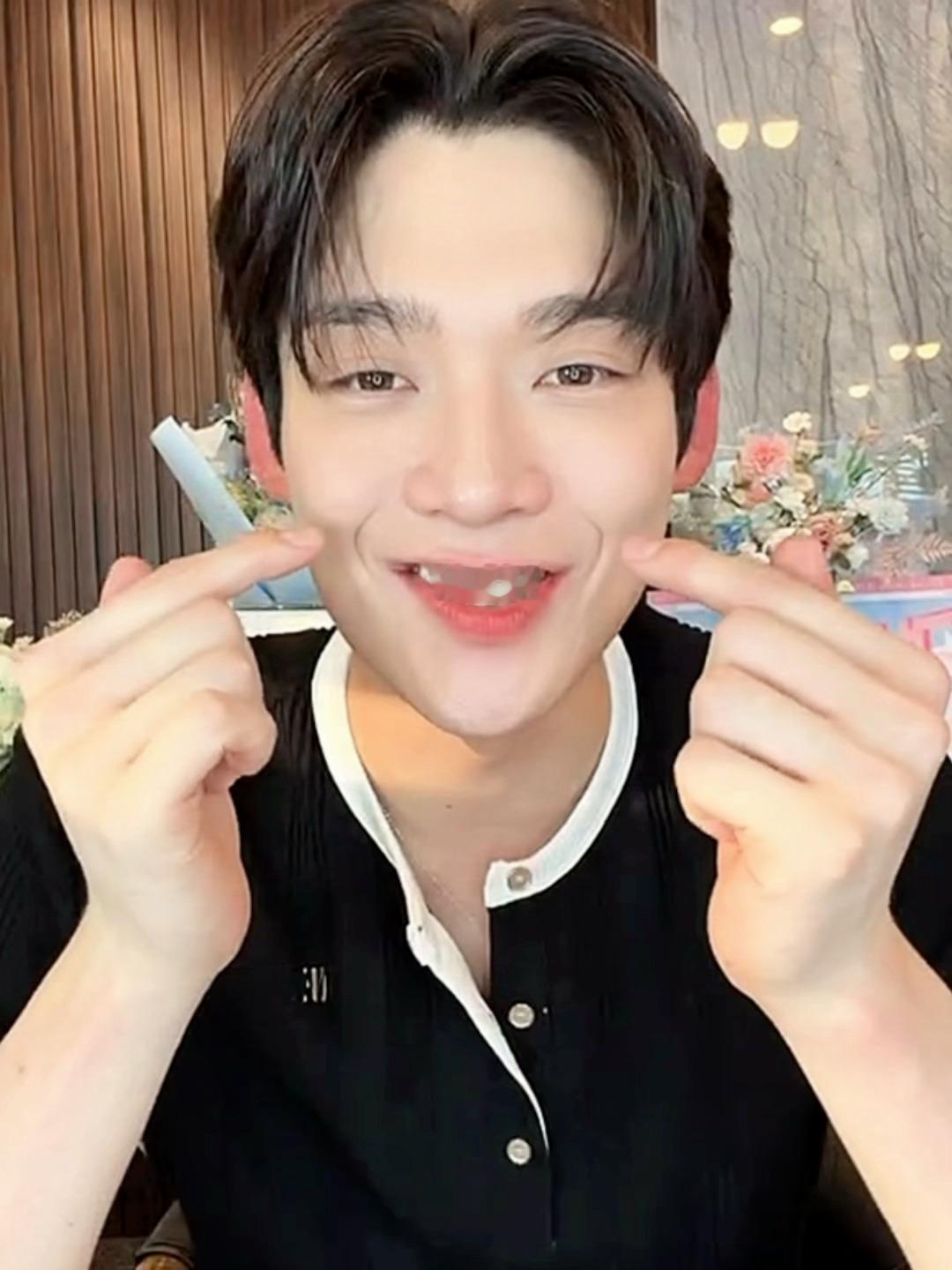 可素我觉得这个小括号很神圣吖🥺 