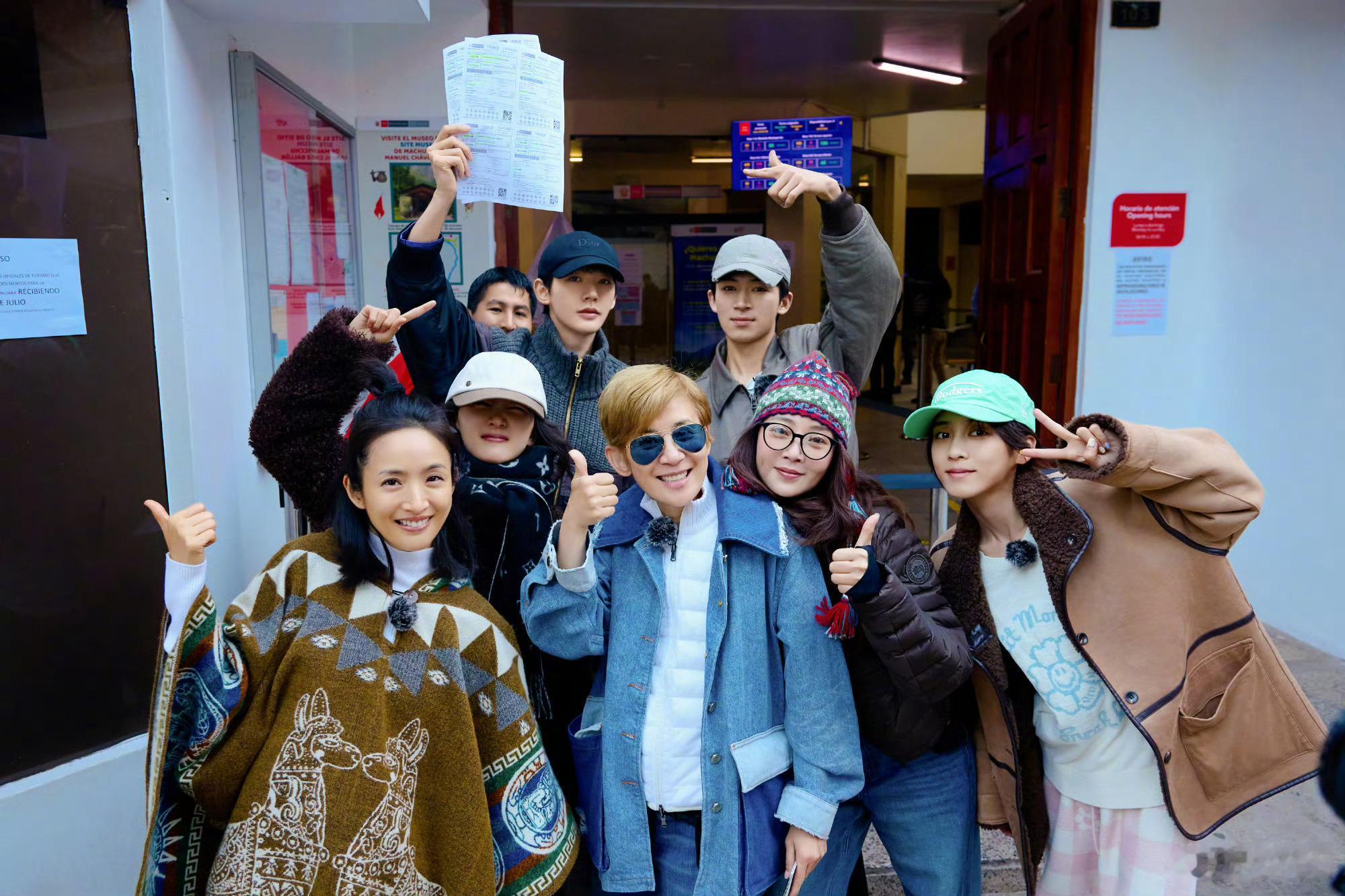 花少8之人在囧途花儿与少年旅途越长，大家就越放松，花少成员们有种乱中有序的松弛感