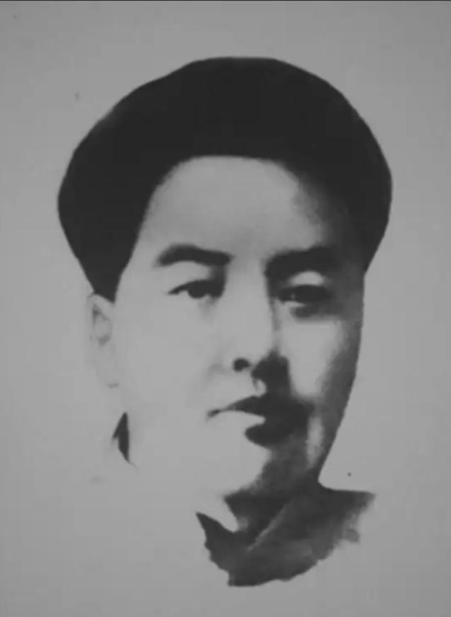 1984年，贺子珍病逝，给她送行的人群中，有一男子不停大声哭喊着四个字，特别引人