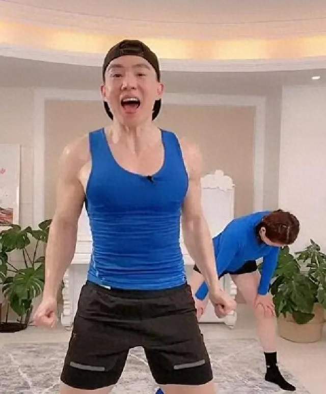 刘畊宏直播间降温，“老板娘”身材意外揭开减肥真相