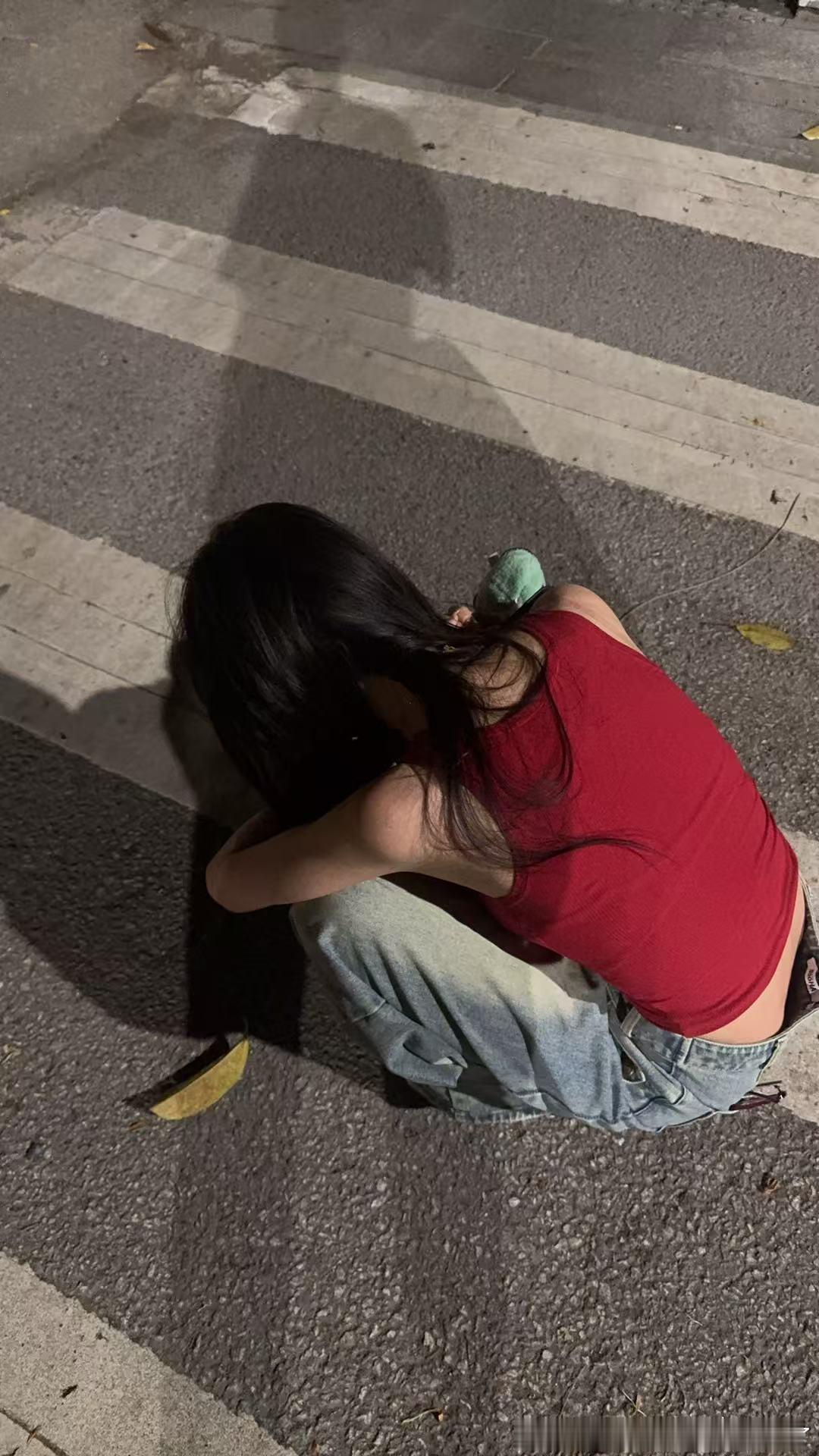 我操！吐了五次！这个月不会再喝酒了 ​​​