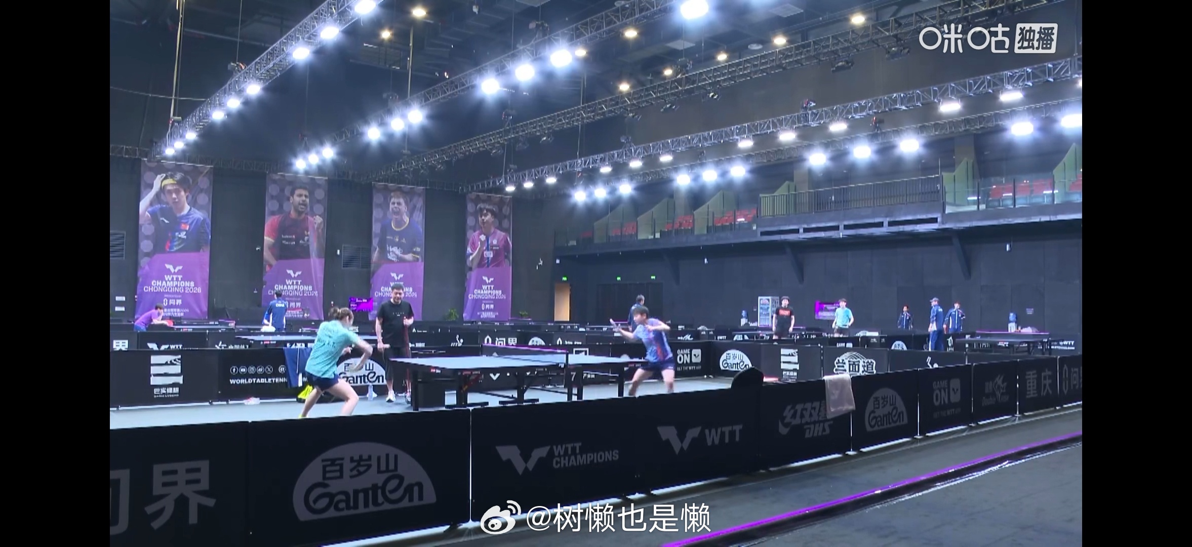 又是赛后加练+同框🥺让人心软软的一对小夫妻 