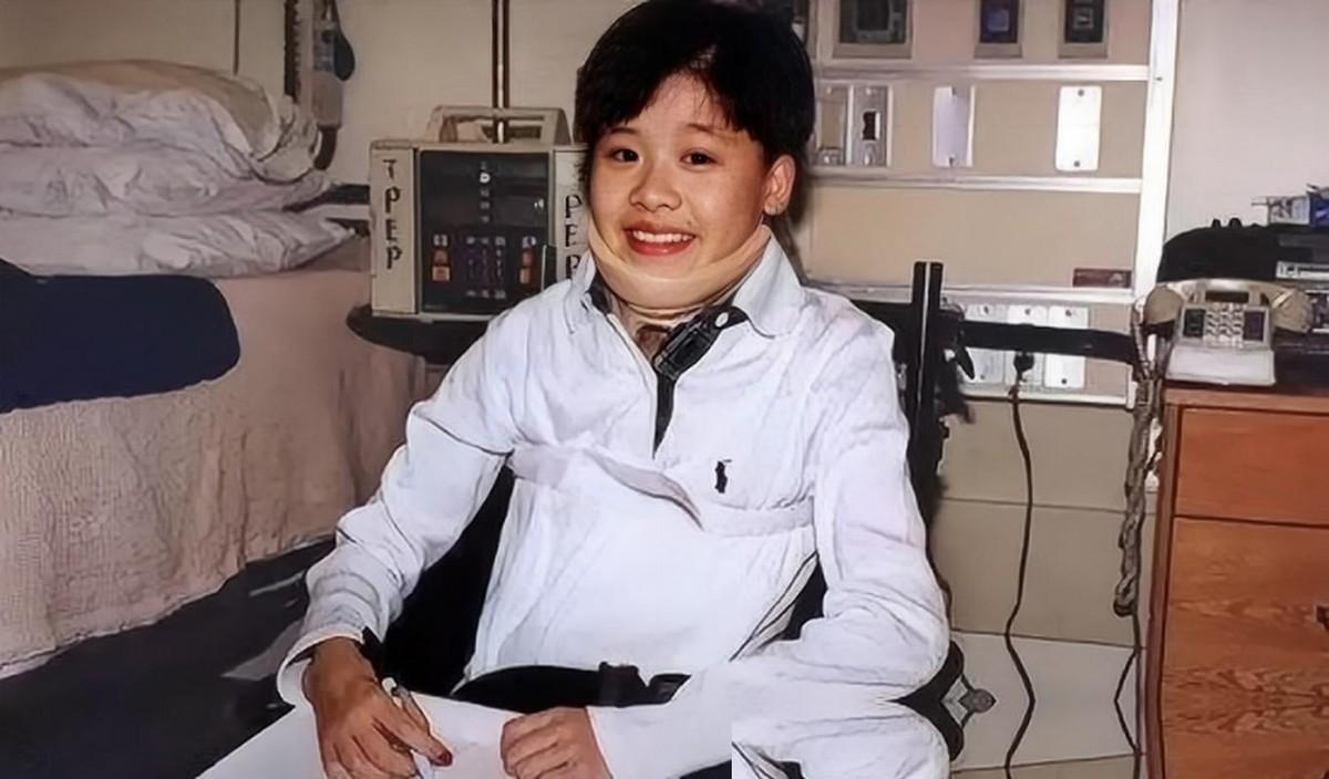 提起桑兰，很多人的印象可能还停留在那个哪怕胸部以下毫无知觉，却依然笑得充满感染力