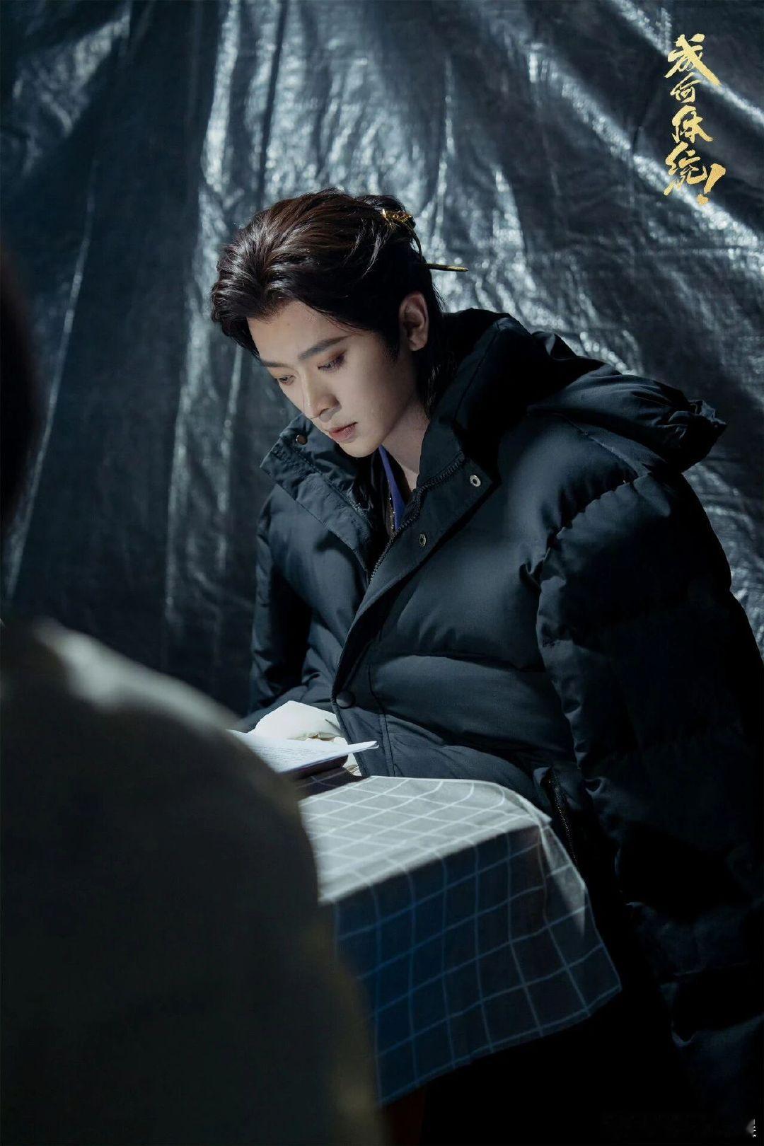 丞磊说自己和王楚然挺同频的 丞磊回应观众追剧爱嗑CP 在的心目中，夏侯澹的灰暗不